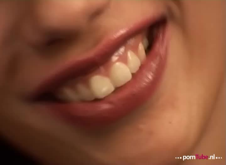 Handyman geeft zijn pik aan Nouschka