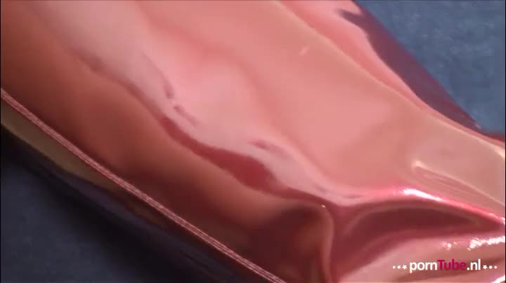 Sletje komt klaar op de bank