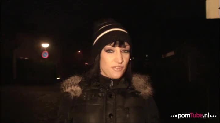 Sofia helpt Nikky en Pierre met het vinden en stimuleren van de G plek