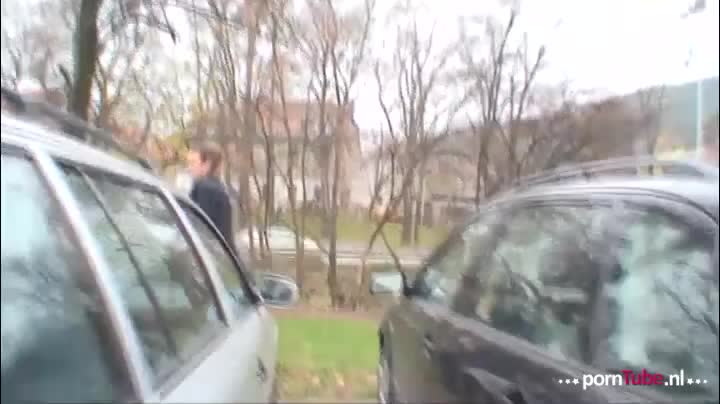 Hoertje vol zaad gespoten