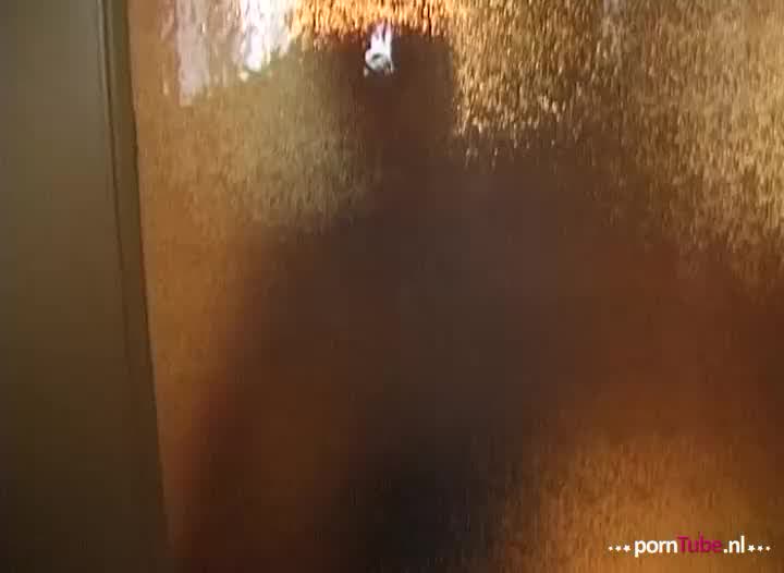 Huisbaas Marty wil zijn huurster neuken!