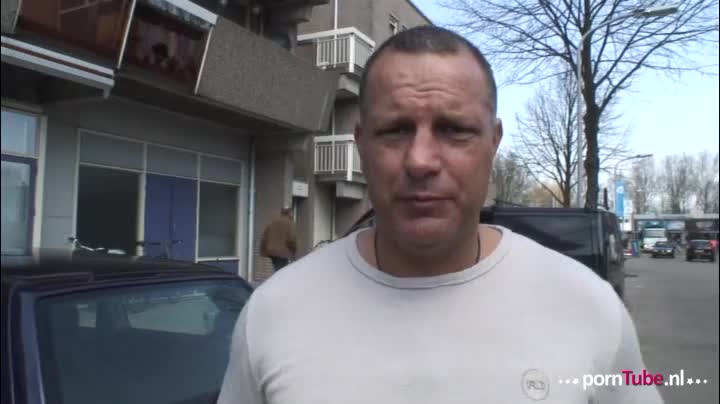 Bob overtuigd de Philipijnse Sarsy om een porno auditie met hem te doen.