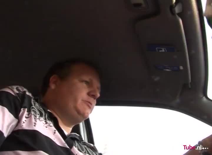 Oma in het bos geneukt